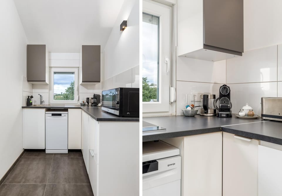 Coffee/tea facilities, Kitchen or kitchenette, dishwasher, stove, toaster