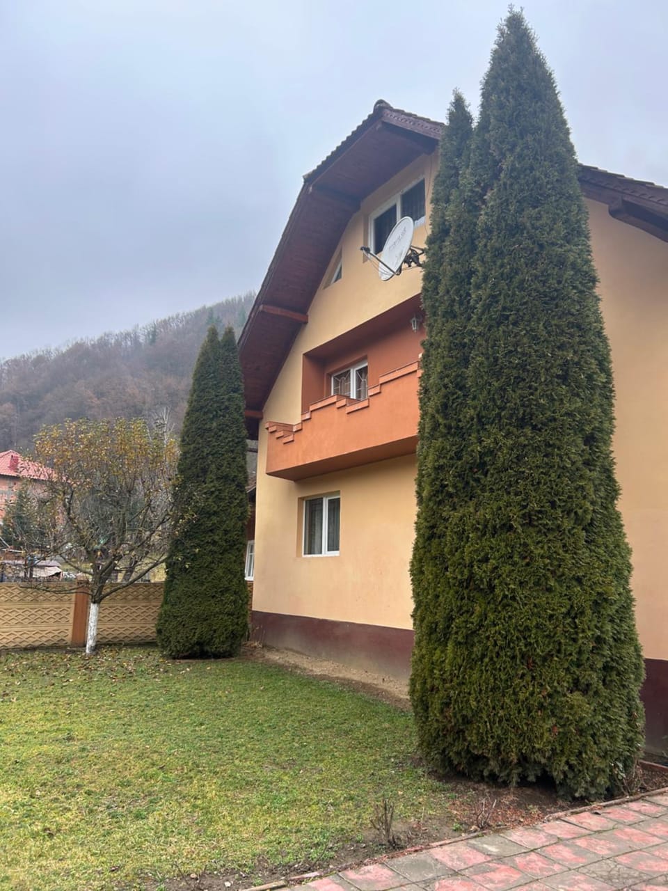 Property building, Spring, Day, Natural landscape, Garden