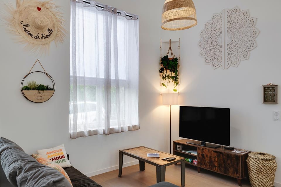 Property building, Living room