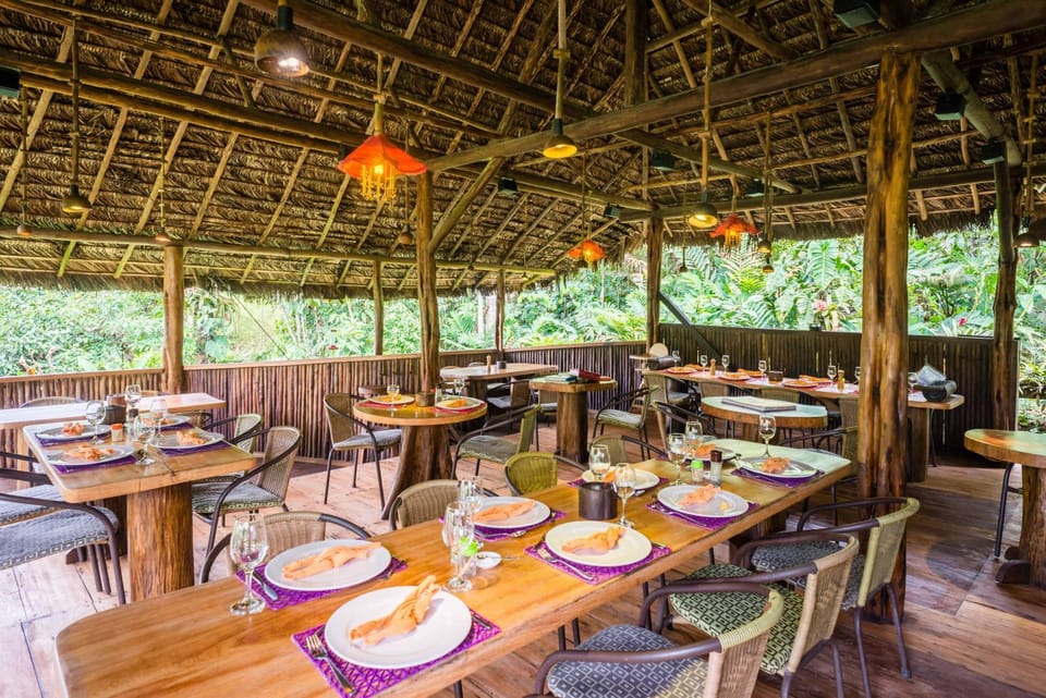 Restaurant/places to eat, Dining area