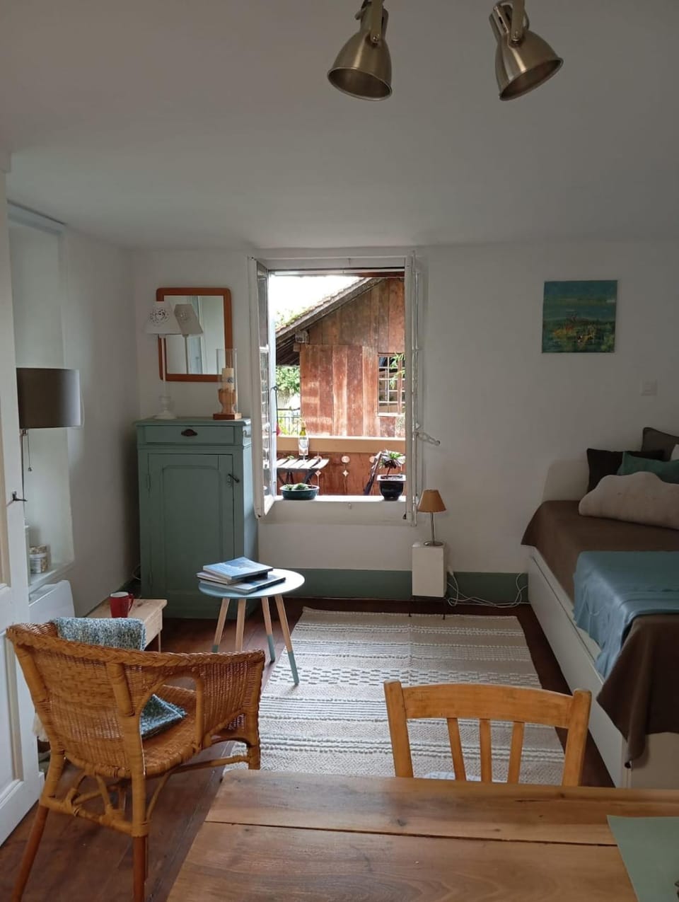 Bed, Living room