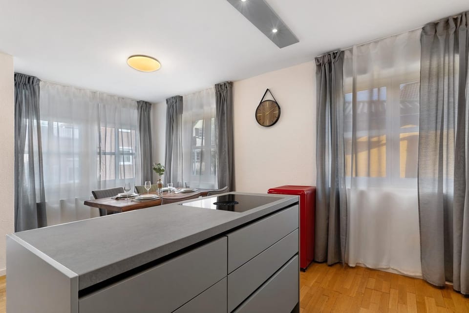 Kitchen or kitchenette, Living room