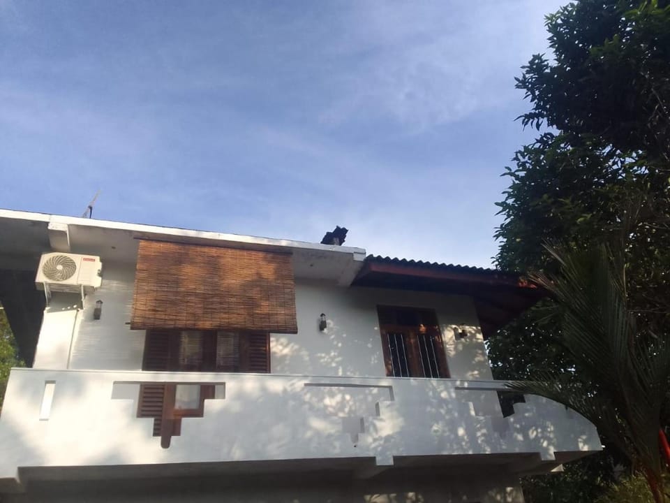 Sanka villa Vacation rental in Hikkaduwa