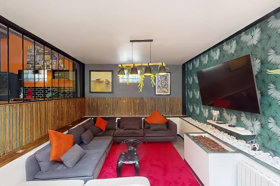 Communal lounge/ TV room, Evening entertainment
