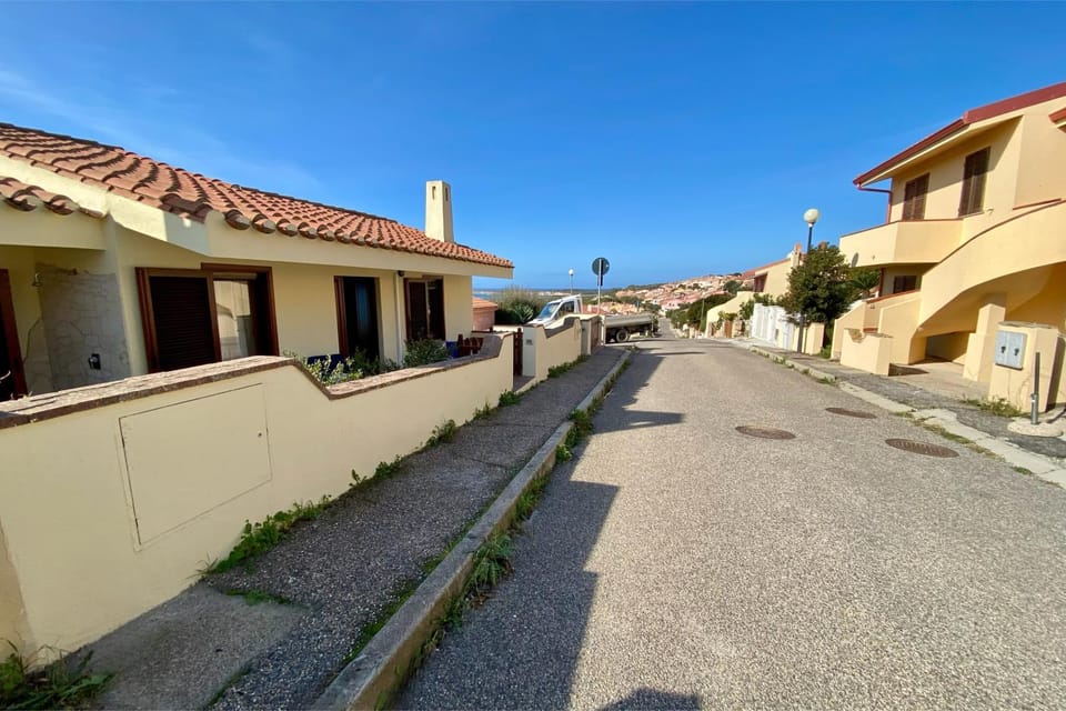 Property building, Neighbourhood