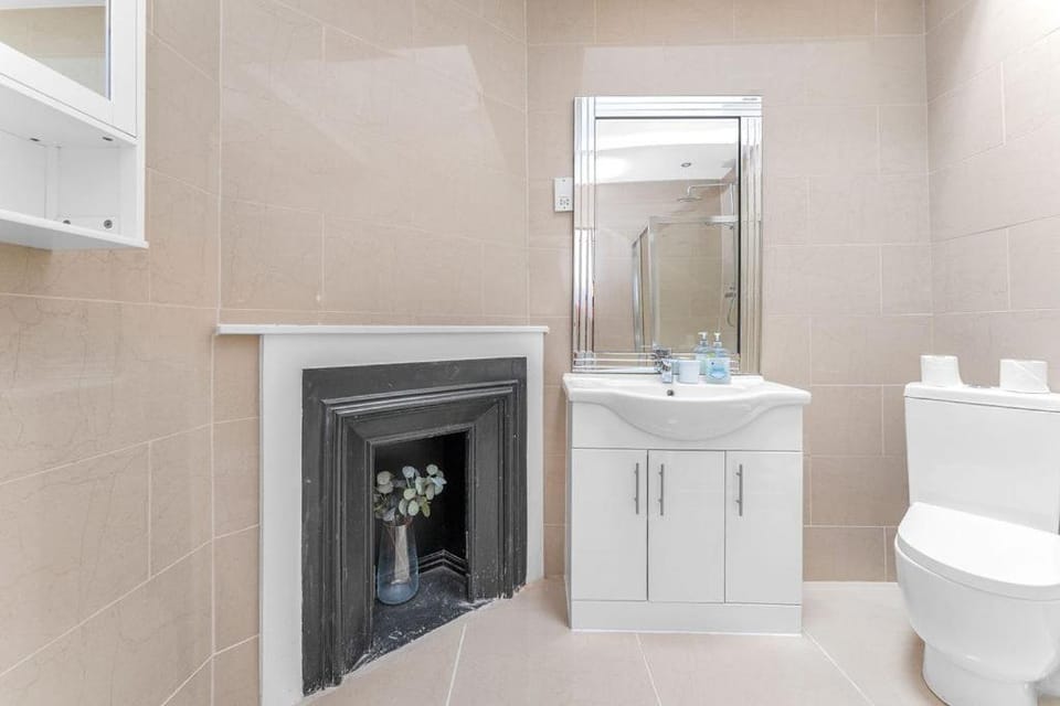 Toilet, Bathroom