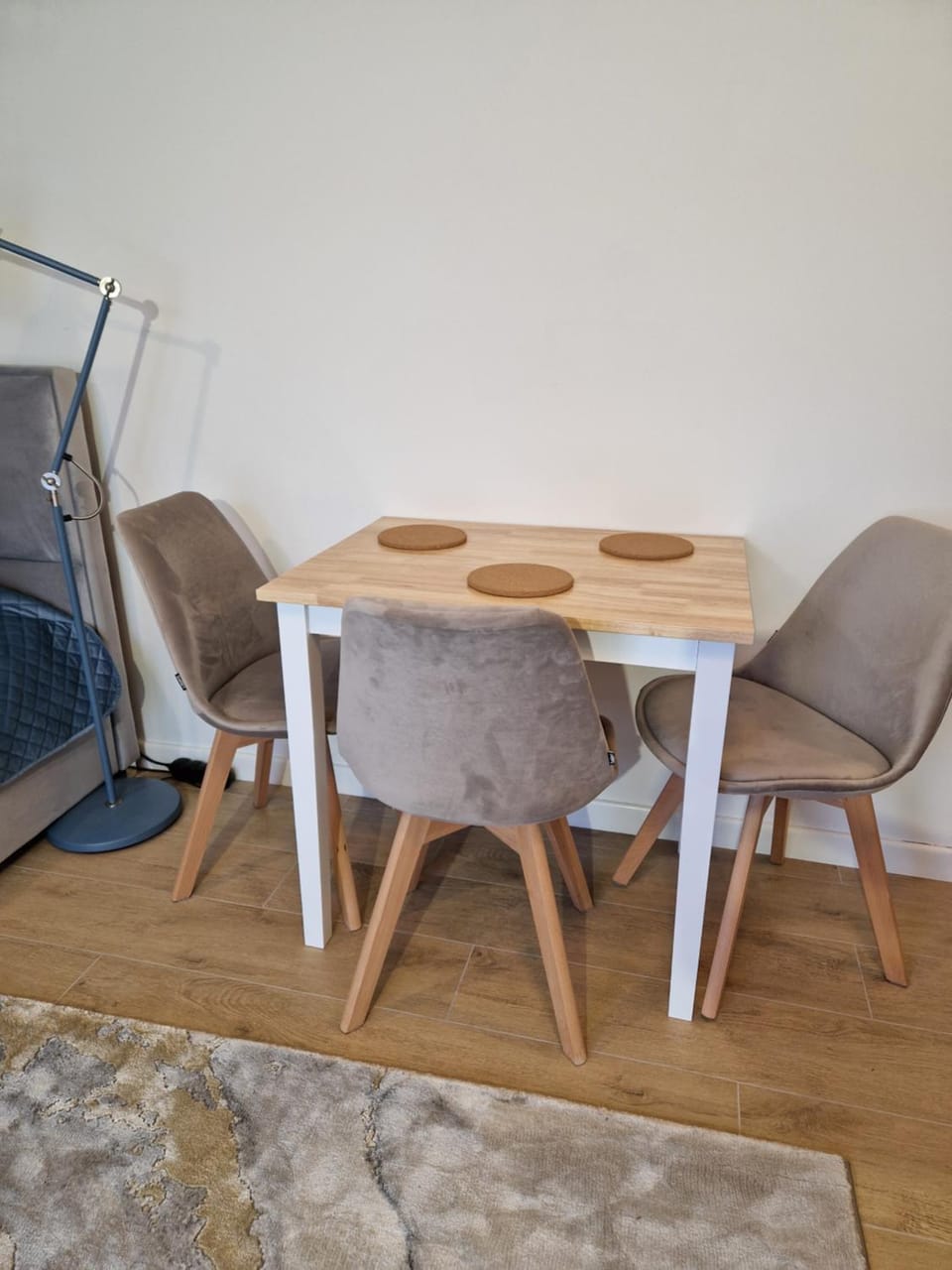 Seating area, Dining area