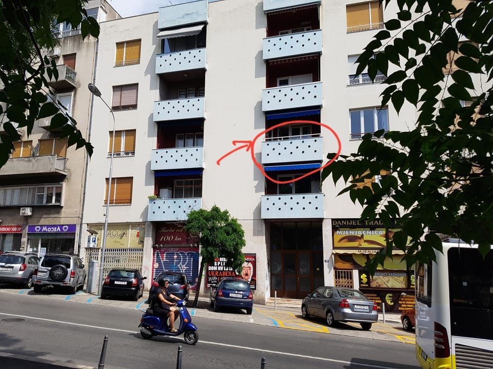 Day, Neighbourhood, Street view, Location