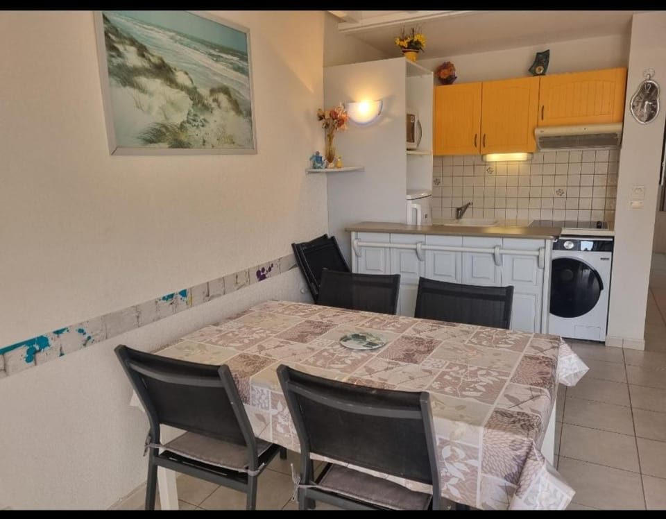 À 50m de la plage, emplacement idéal, spacieuse maison, 3 grandes chambres 6 couchages, devant la grande plage House in Le Barcarès