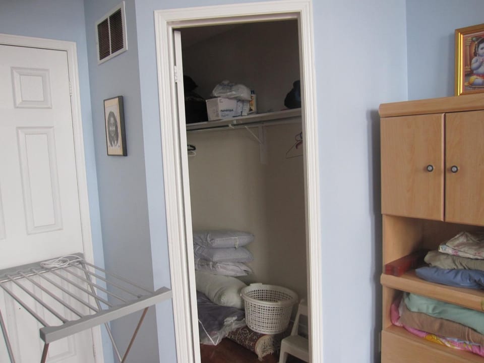 towels, wardrobe