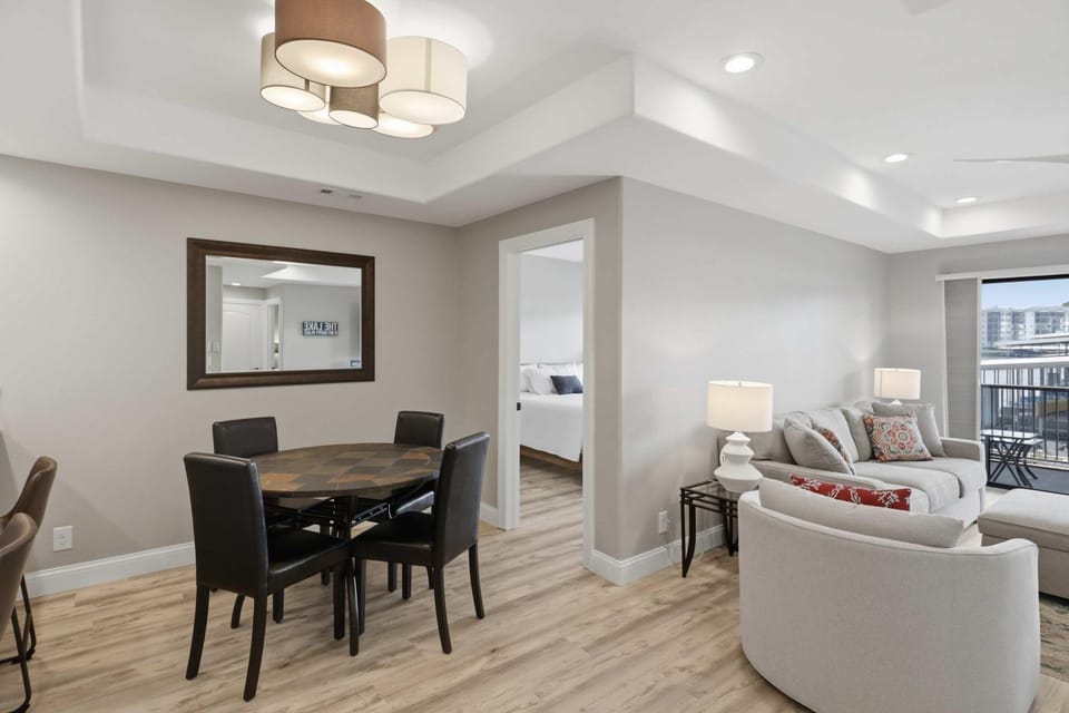 Newly Renovated- Lakefront - Pool - Elevator Apartment in Lake of the Ozarks