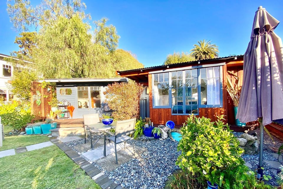 Property building, Garden, Balcony/Terrace, Seating area, Dining area, Area and facilities