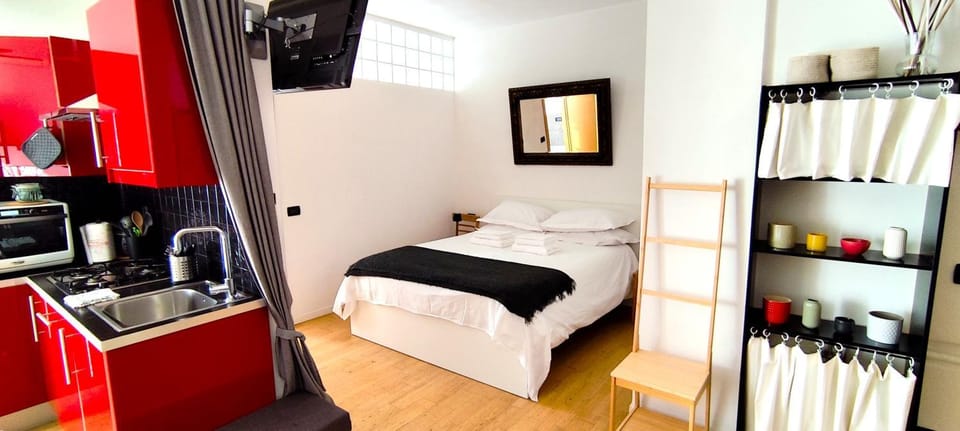 Bed, TV and multimedia, Kitchen or kitchenette