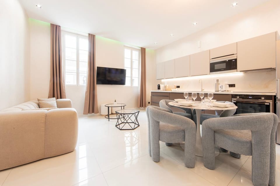 Communal lounge/ TV room, TV and multimedia, Kitchen or kitchenette, Living room, Seating area, Dining area, minibar