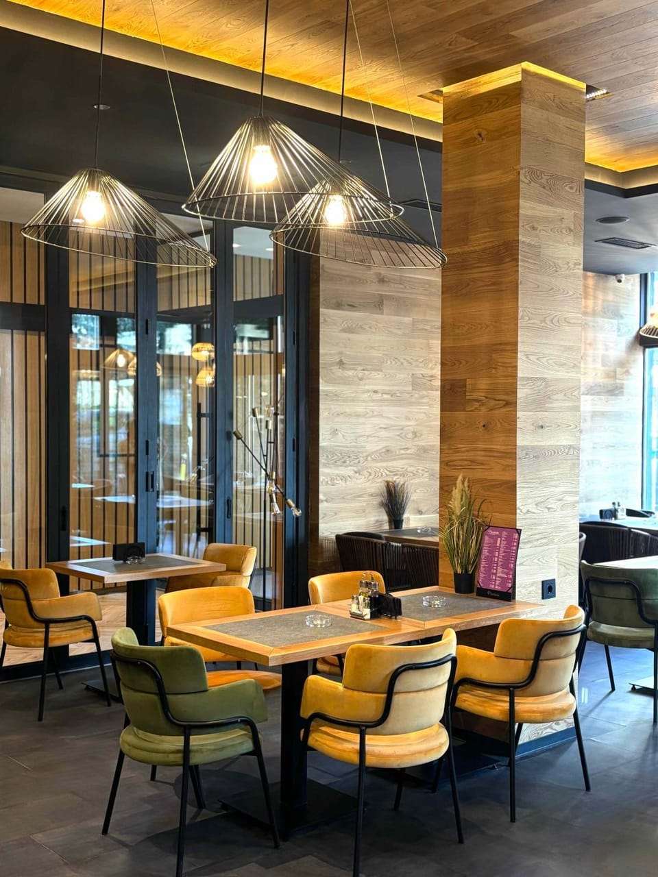 Restaurant/places to eat