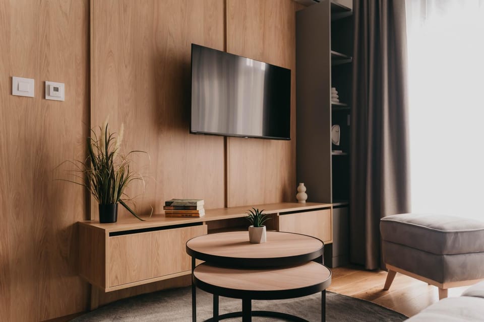 TV and multimedia, Living room, Evening entertainment