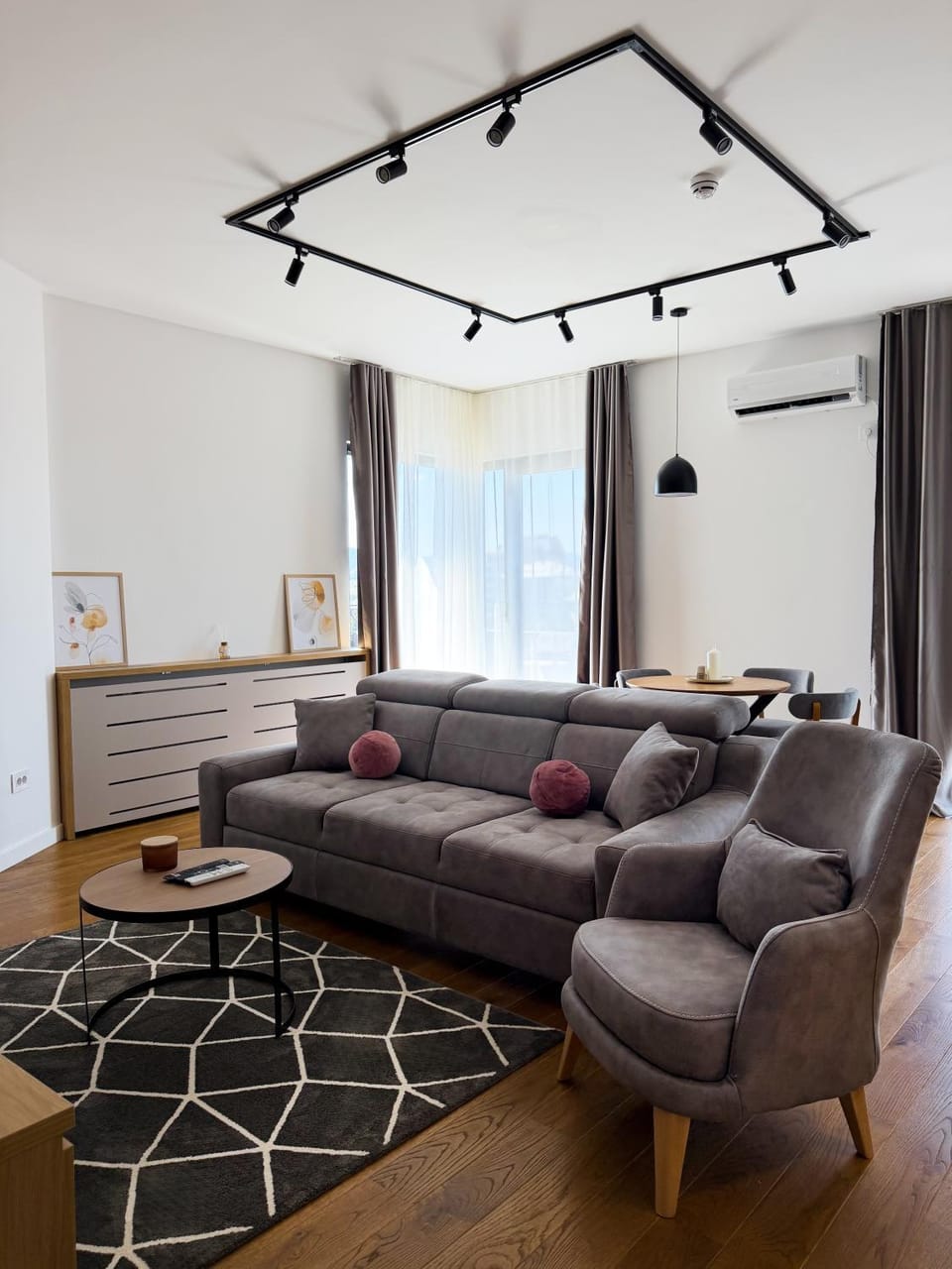 Living room, Seating area