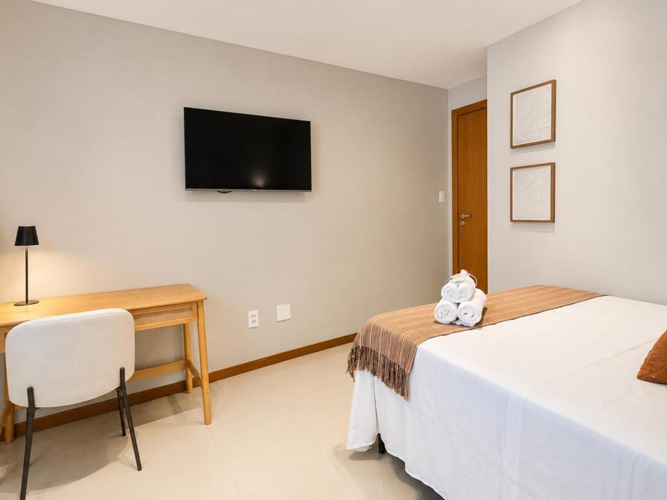 Communal lounge/ TV room, Bed, TV and multimedia, Photo of the whole room, Evening entertainment, Bedroom