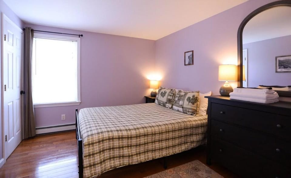 Bog Road 76 Campton Cozy Private Single Family Home in Campton House in Campton
