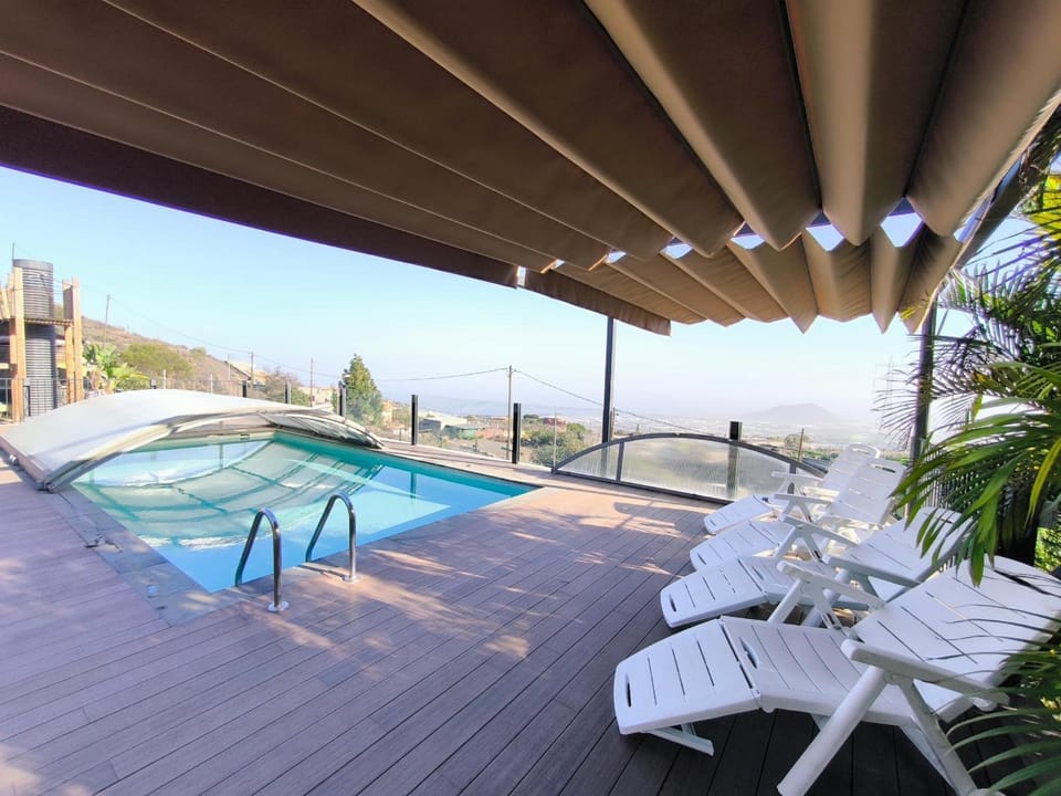 Property building, Balcony/Terrace, Living room, Swimming pool