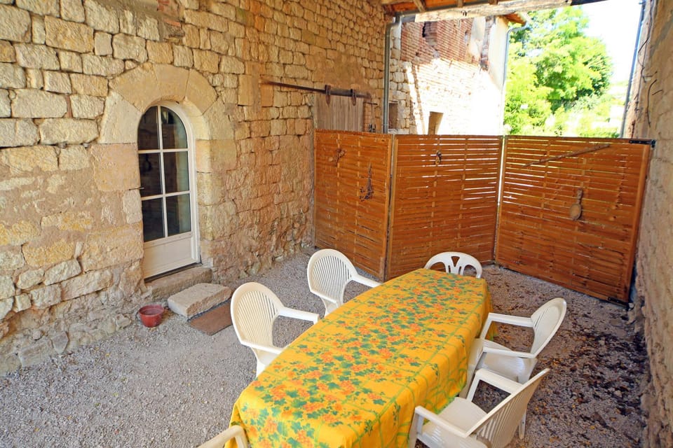 Patio, Dining area