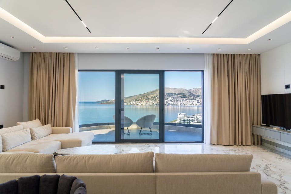 Communal lounge/ TV room, TV and multimedia, Living room, Seating area, Sea view