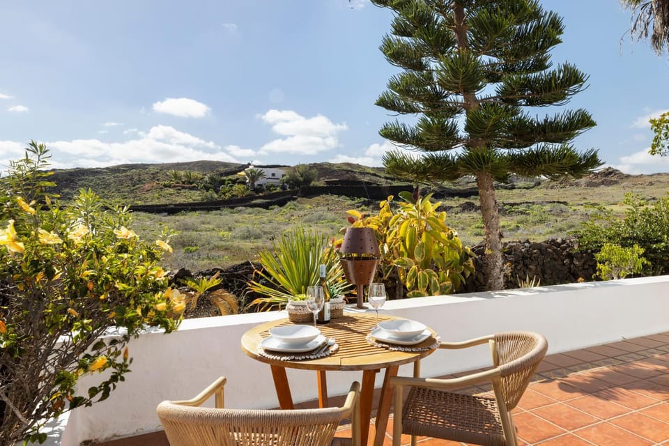 Home2Book Lanzarote Sunset & Jacuzzi House House in Isla de Lanzarote