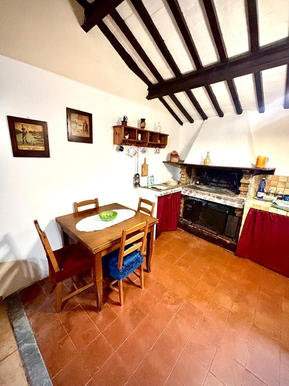 Seating area, Dining area