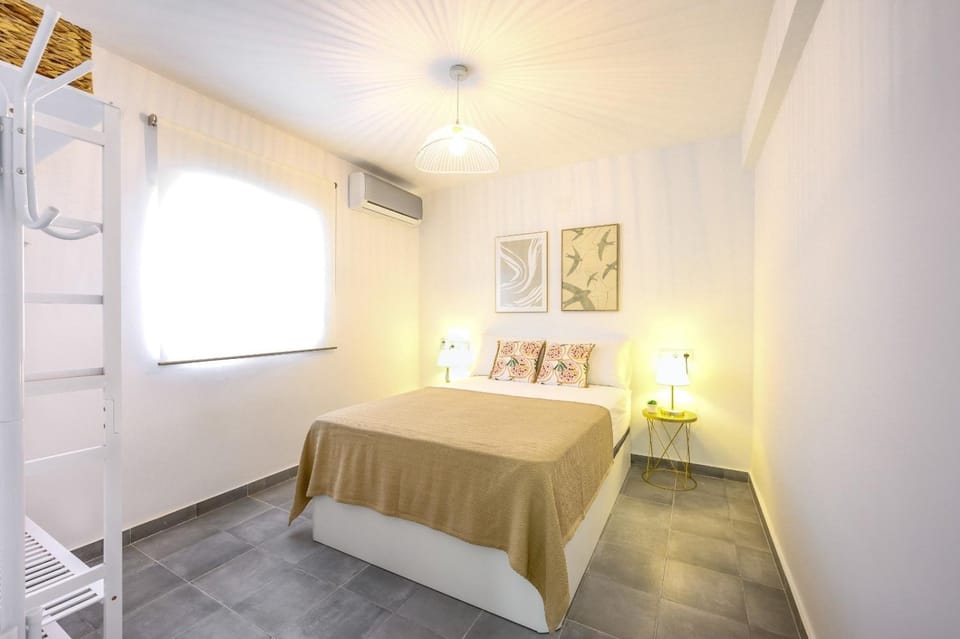 Bed, Photo of the whole room, Bedroom, internet, internet, wardrobe, air conditioner, air conditioner