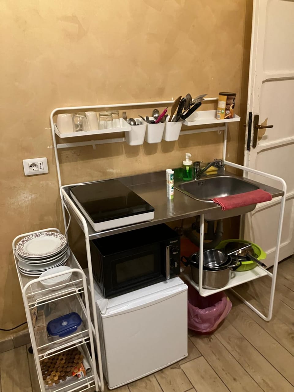 Monolocale piano terra mq 30 via ciclamini Apartment in Rome