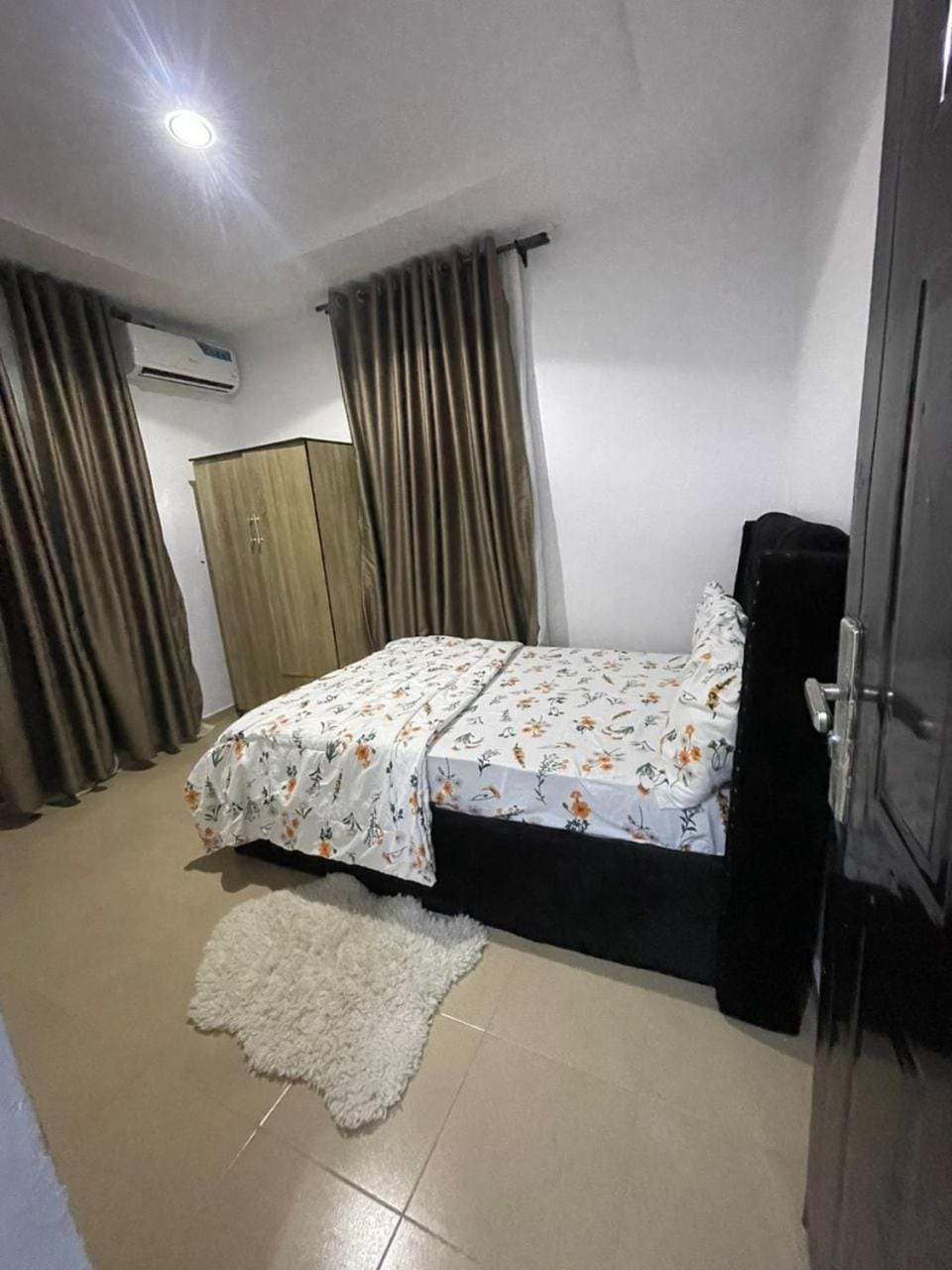 House 40 Residence - Gold Mini Flat Apartment in Nigeria