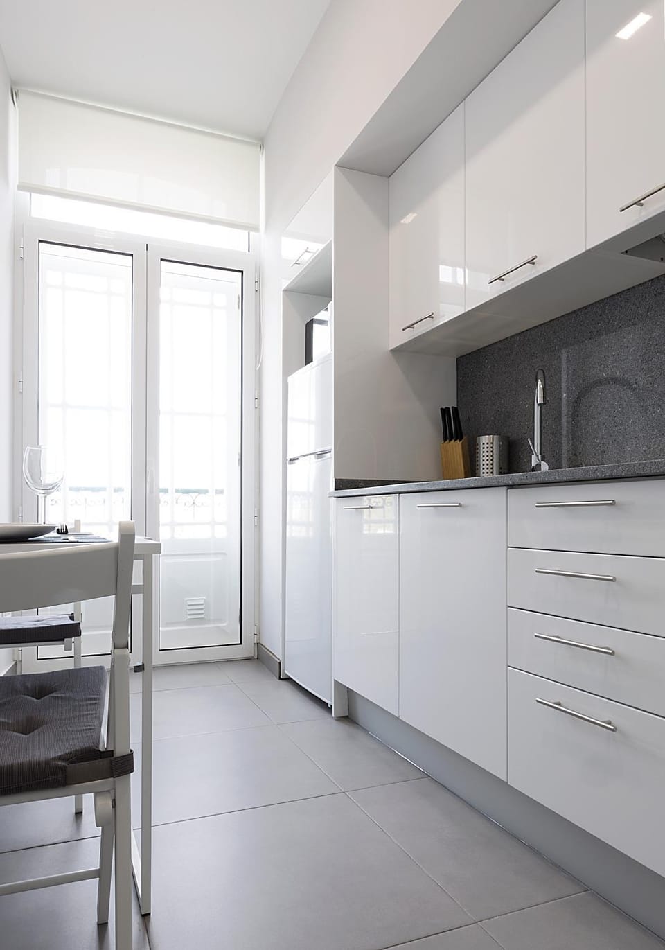 Kitchen or kitchenette, Dining area, oven, stove