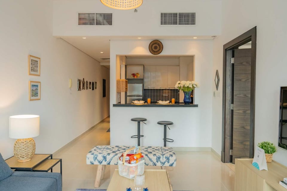 Kitchen or kitchenette, Seating area, Dining area