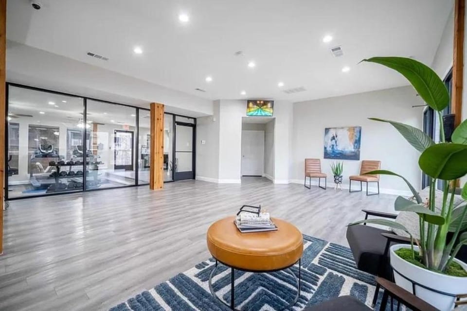 Landing at The Biltmore - 1 Bedroom in North Arlington Apartment in Arlington