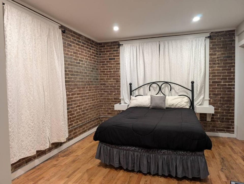 New Modern 2 BR in Excellent Location (201) Apartment in Maryville