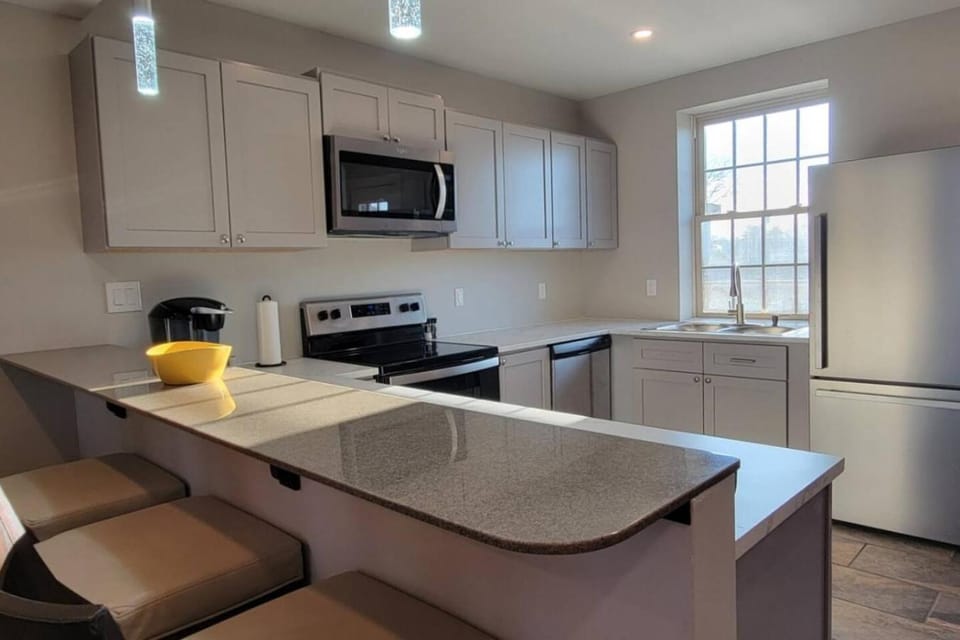 New Modern 2 BR in Excellent Location (201) Apartment in Maryville