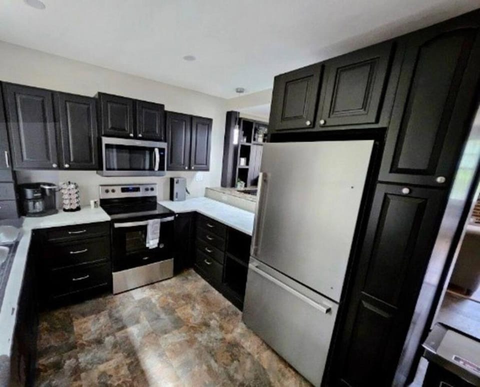 Modern 2BR in Great Location (202) Apartment in Maryville