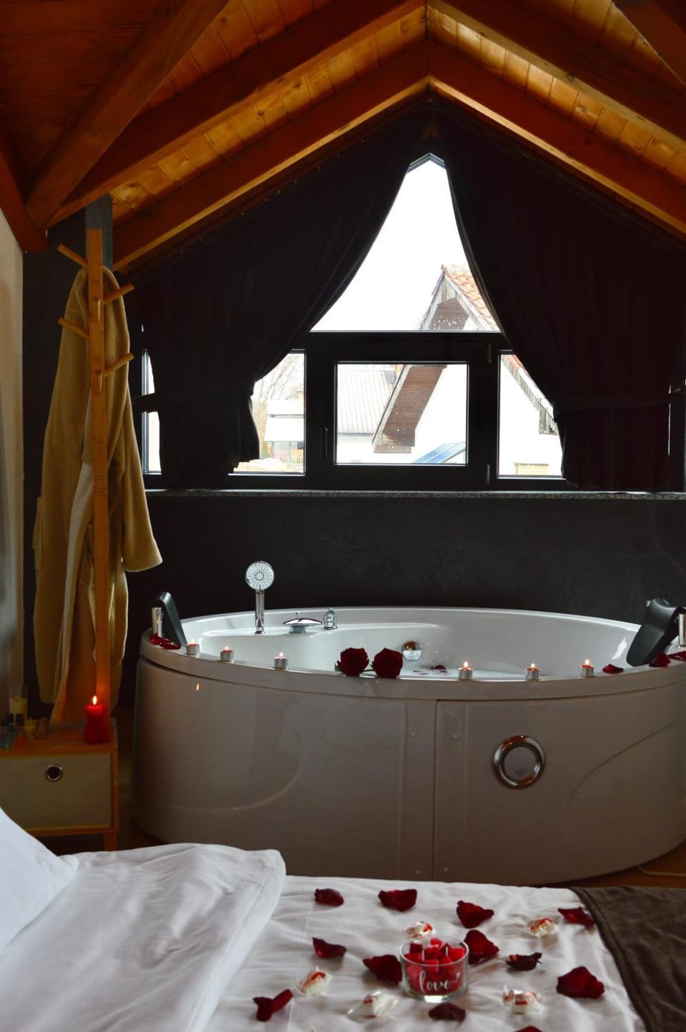 Hot Tub, Bedroom