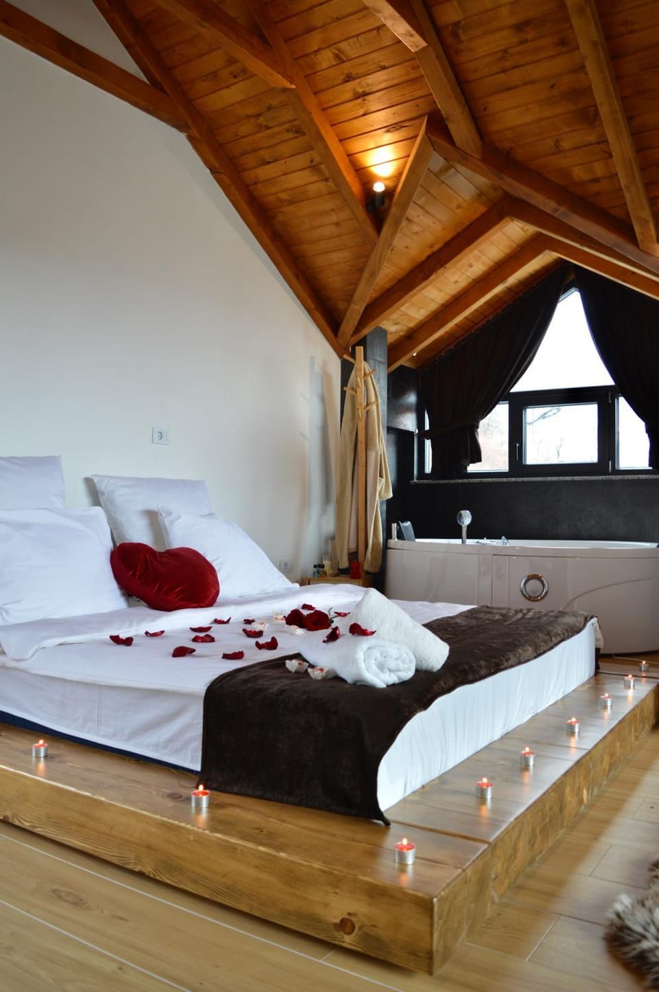 Bed, Hot Tub