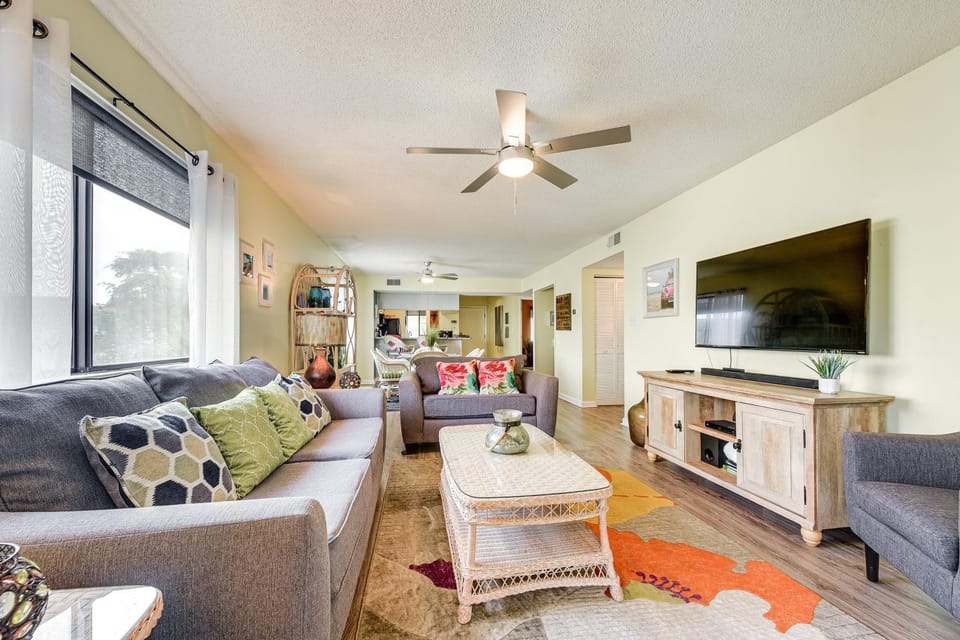 1 Mi to Coast: Myrtle Beach Condo w/ Balconies! House in South Carolina