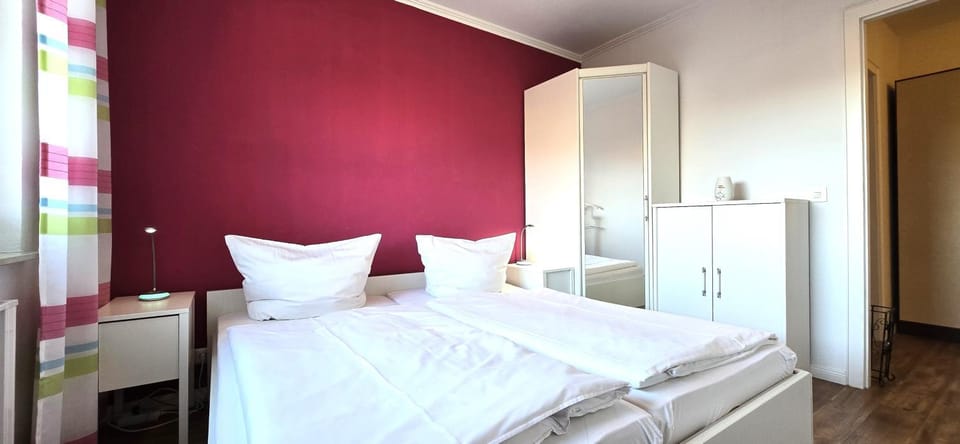 Bed, Photo of the whole room, Bedroom, wardrobe