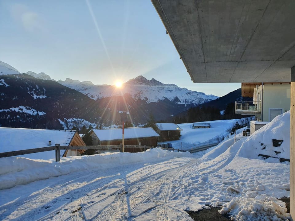 Nearby landmark, Day, Natural landscape, Winter, Mountain view, Sunrise