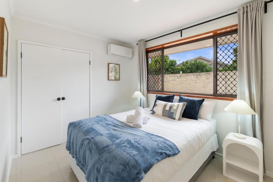 Cozy Comfort 4BR near Malls and Transport House in Brisbane