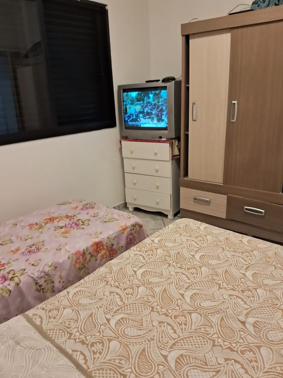 Bed, TV and multimedia, Photo of the whole room, Bedroom, wardrobe