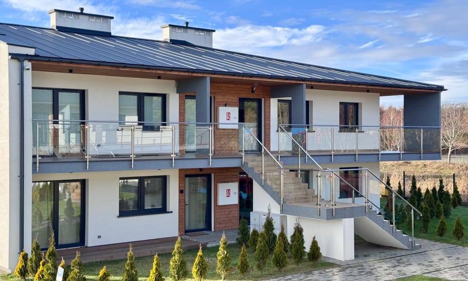 Property building, Nearby landmark, Natural landscape, Activities, Children play ground, Fishing, Horse-riding, Snorkeling, Bathroom, Balcony/Terrace, Beach, Windsurfing, Windsurfing, Canoeing, Hiking, Cycling, Diving, Garden view, Sports, internet, internet, pet friendly, pet friendly, sunbed