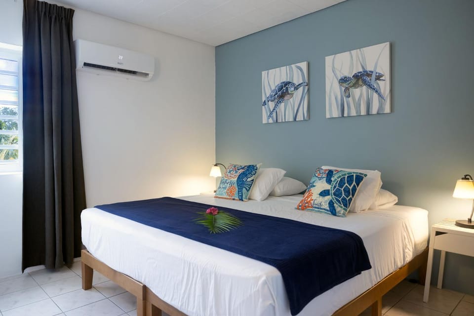 Bed, Bedroom, air conditioner