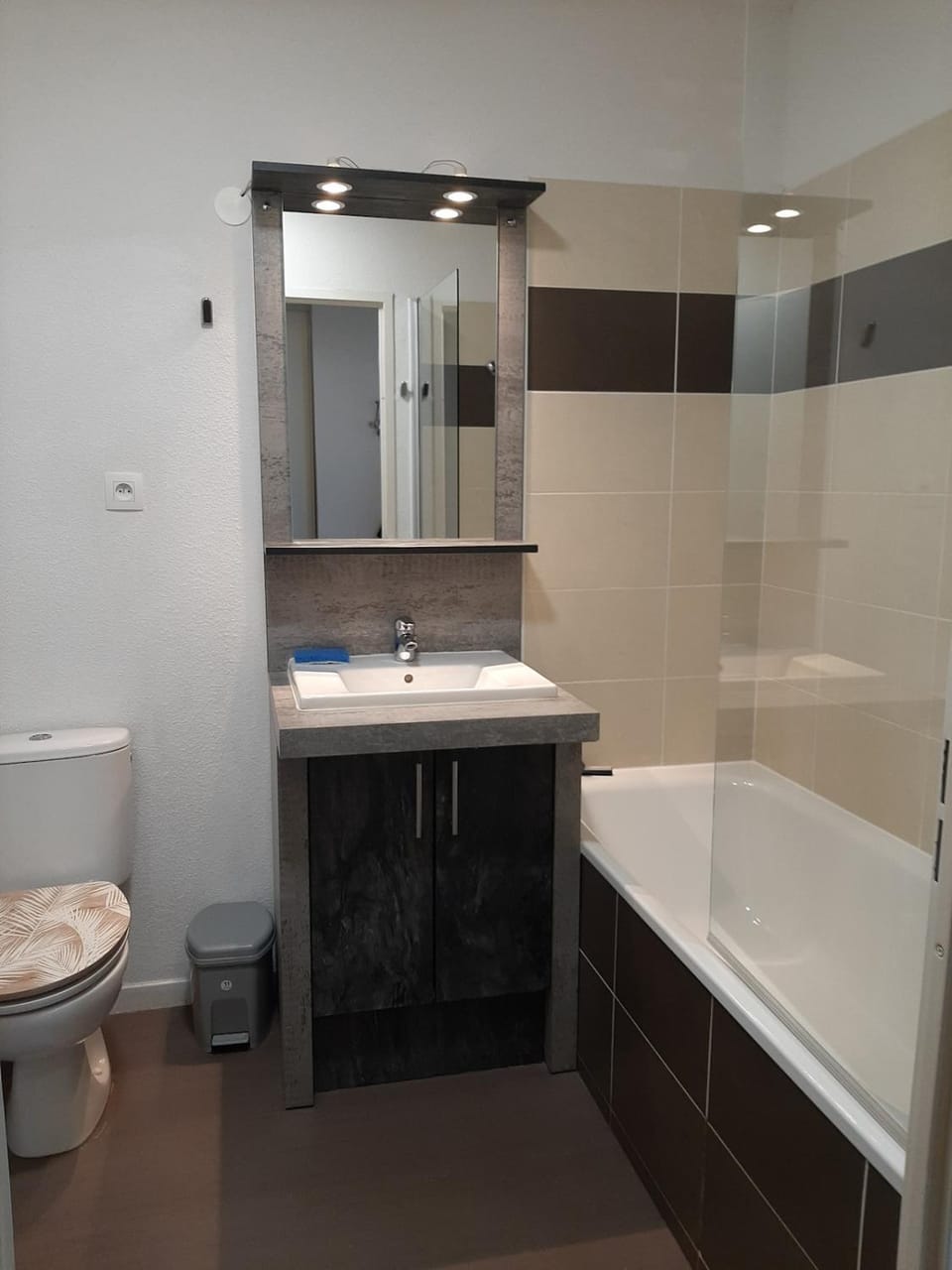 Toilet, Bathroom, Bath