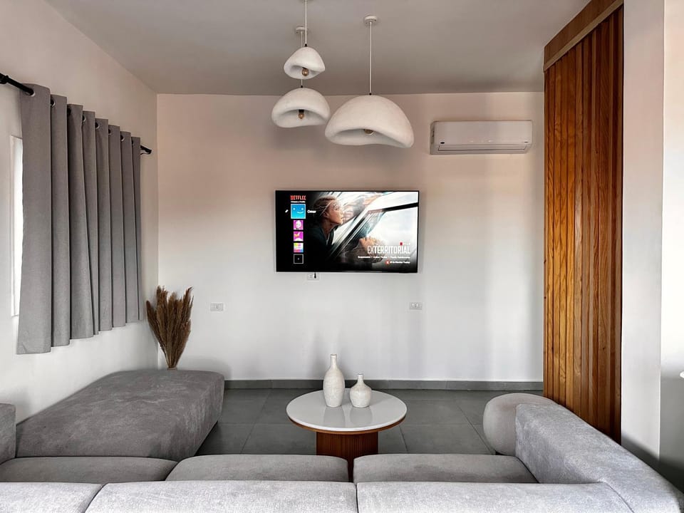 Communal lounge/ TV room, TV and multimedia, air conditioner