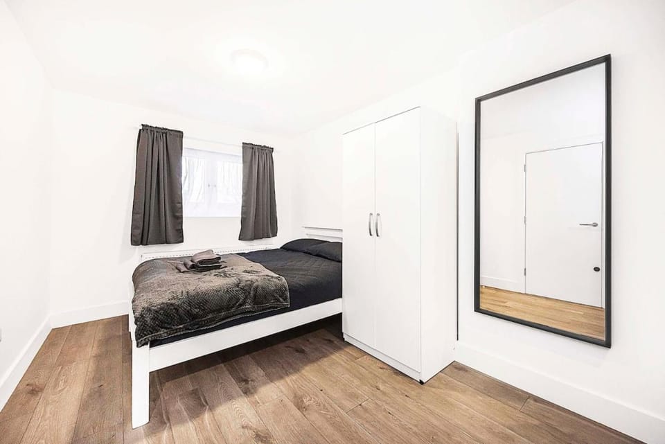 Stylish London Flat - 5 Sleeper Apartment in Ilford