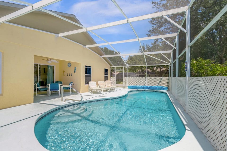 Upstay - Games & Private Pool Family Home House in Four Corners